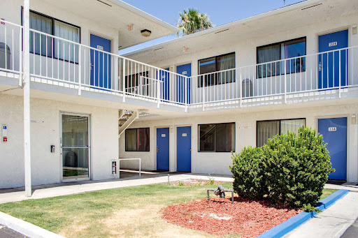 Motel 6 Bakersfield, CA - South