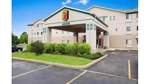 Super 8 by Wyndham Aurora/Naperville Area