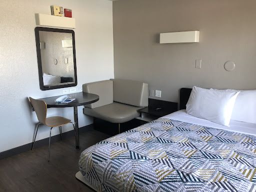 Motel 6