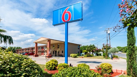 Motel 6 Dallas, TX