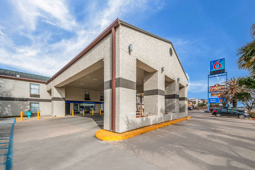 Studio 6 Laredo, TX – North I-35