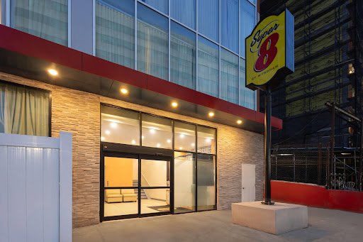 Super 8 by Wyndham Bronx Near Stadium