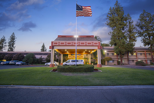 Piccadilly Inn Airport
