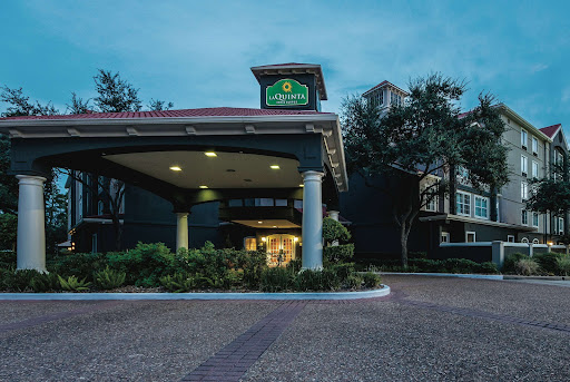 La Quinta Inn & Suites by Wyndham Houston Bush IAH South
