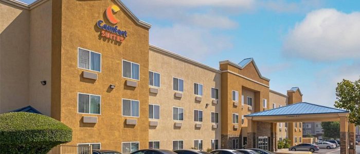 Comfort Suites Victorville‑Hesperia: Hotel cómodo y moderno cerca de atracciones, ideal para viajes de negocio y placer