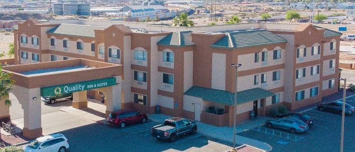 Quality Inn & Suites Yuma – Hotel económico con habitaciones modernas y Wi‑Fi gratis