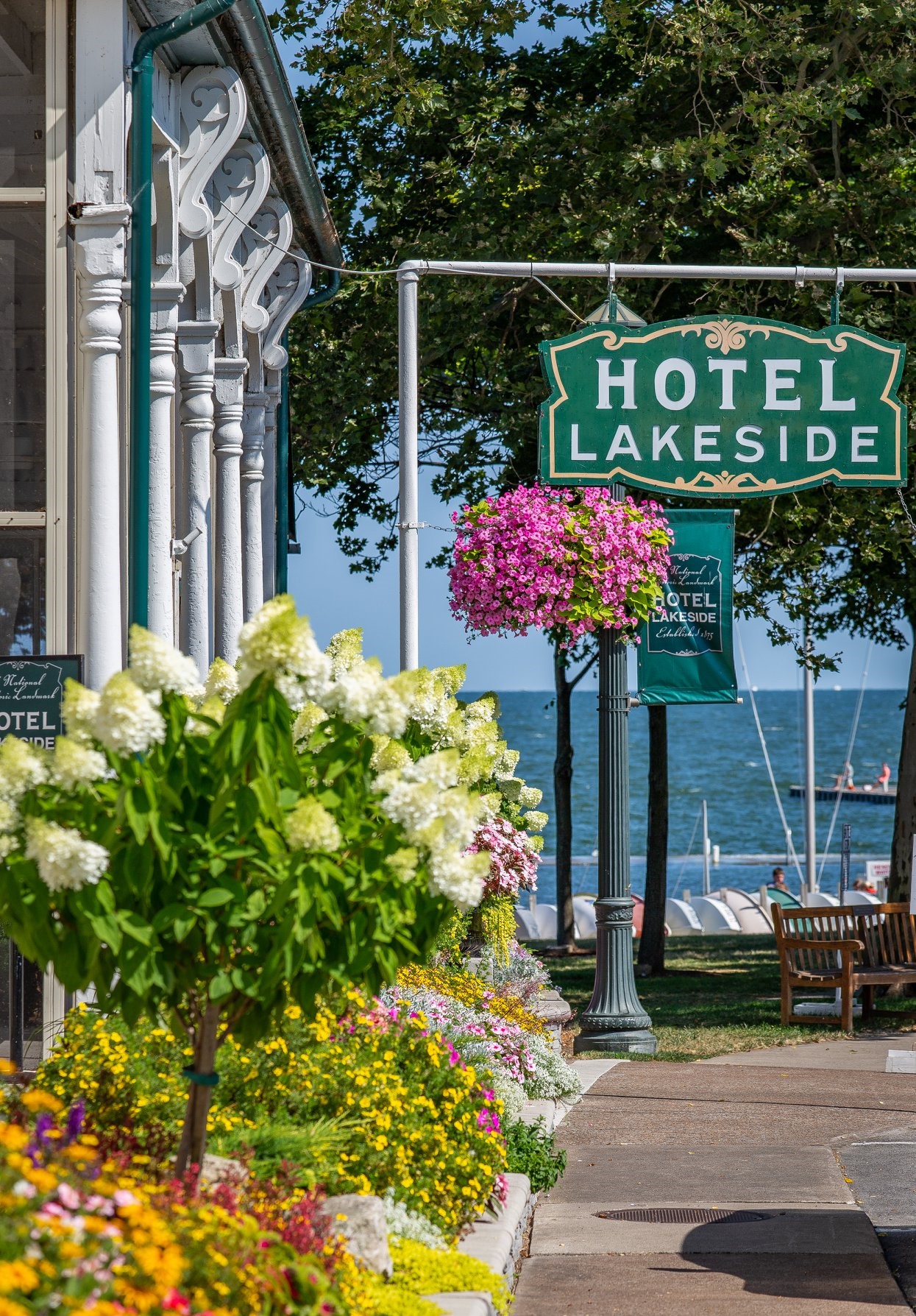 Hotel Lakeside: lujo frente al lago, vistas panorámicas y confort para tu escapada perfecta