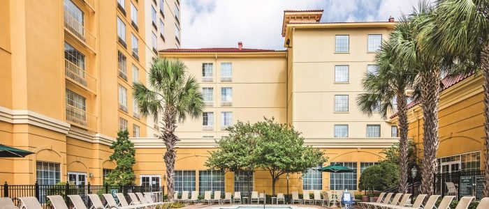 La Quinta Inn & Suites San Antonio Riverwalk – Hotel Wyndham cerca del Río, cómodo y con Wi‑Fi gratis