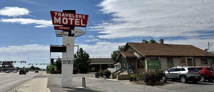 Travelers Motel: Alojamiento económico y cómodo para viajeros – habitaciones modernas y servicio 24h