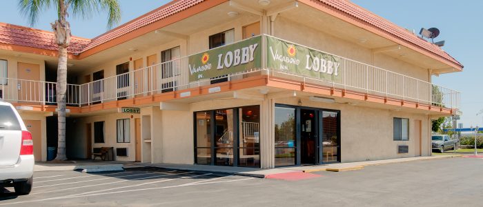 Vagabond Inn Bakersfield North – Hotel en Bakersfield, CA | Habitaciones cómodas y servicio 24h