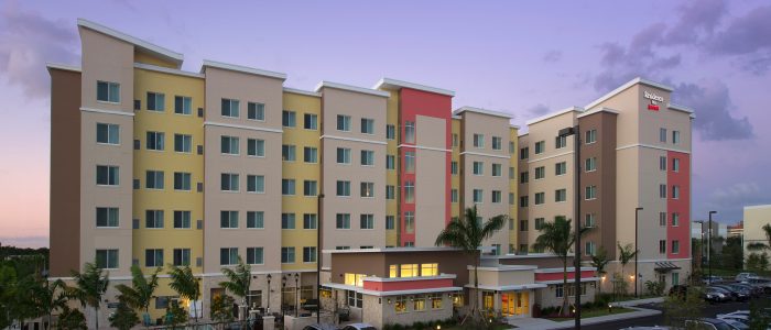 Residence Inn Marriott Miami Airport West/Doral – Hotel cerca del aeropuerto, comodidad y estilo