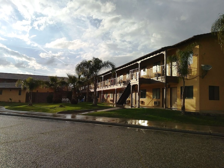 Best Economy Inn & Suites: Hotel económico con habitaciones cómodas y excelentes reseñas