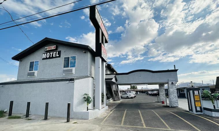 Perfect Inn Motel: Elegante alojamiento boutique cerca del centro, Wi‑Fi gratis y desayuno incluido