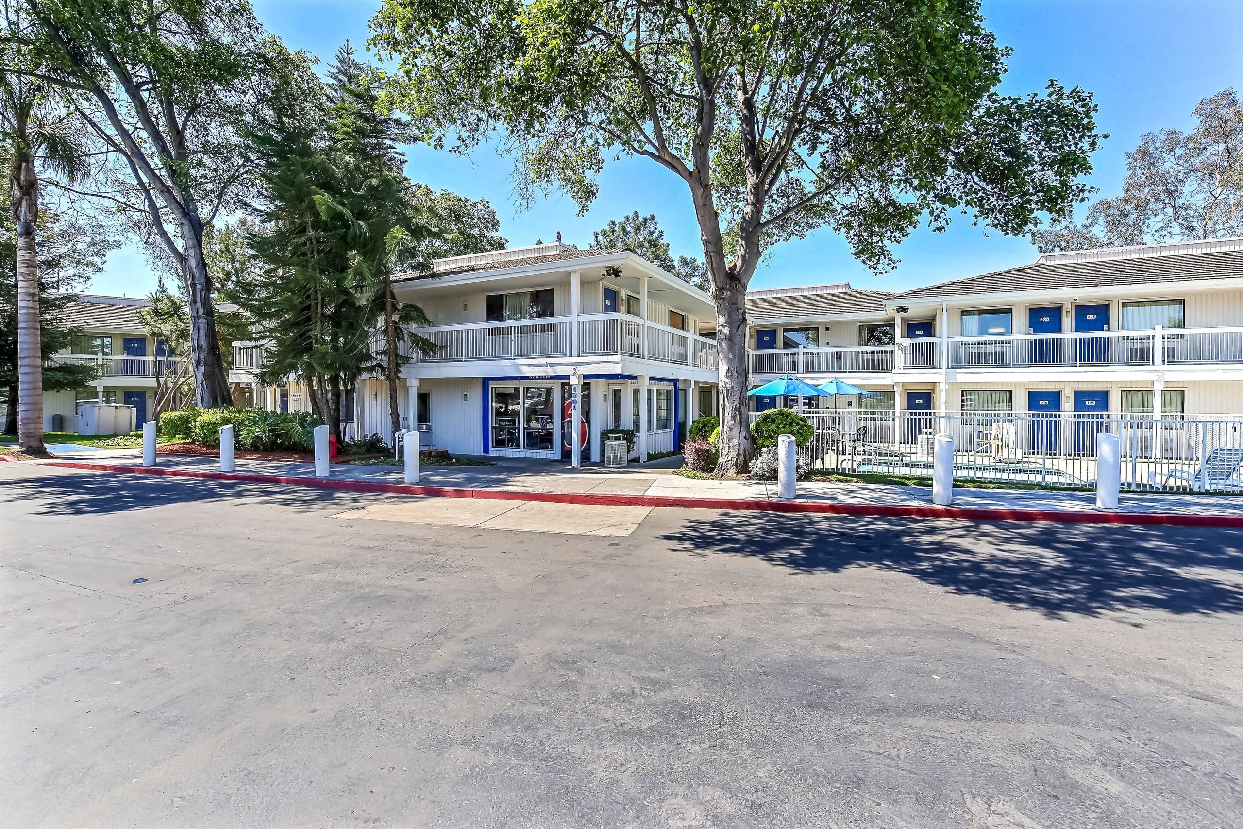 Motel 6 Oakland CA – Embarcadero: Alojamiento económico cerca del puerto