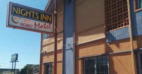 Nights Inn Motel: Hotel Boutique 24h, Habitaciones Modernas y Servicio 24/7 - Reserva Ya