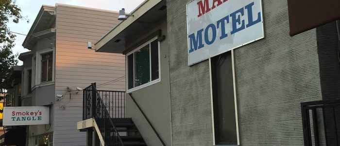 Maya Motel: Encanto Tropical, Habitaciones Modernas y Servicio 5 Estrellas en el Corazón de la Ciudad