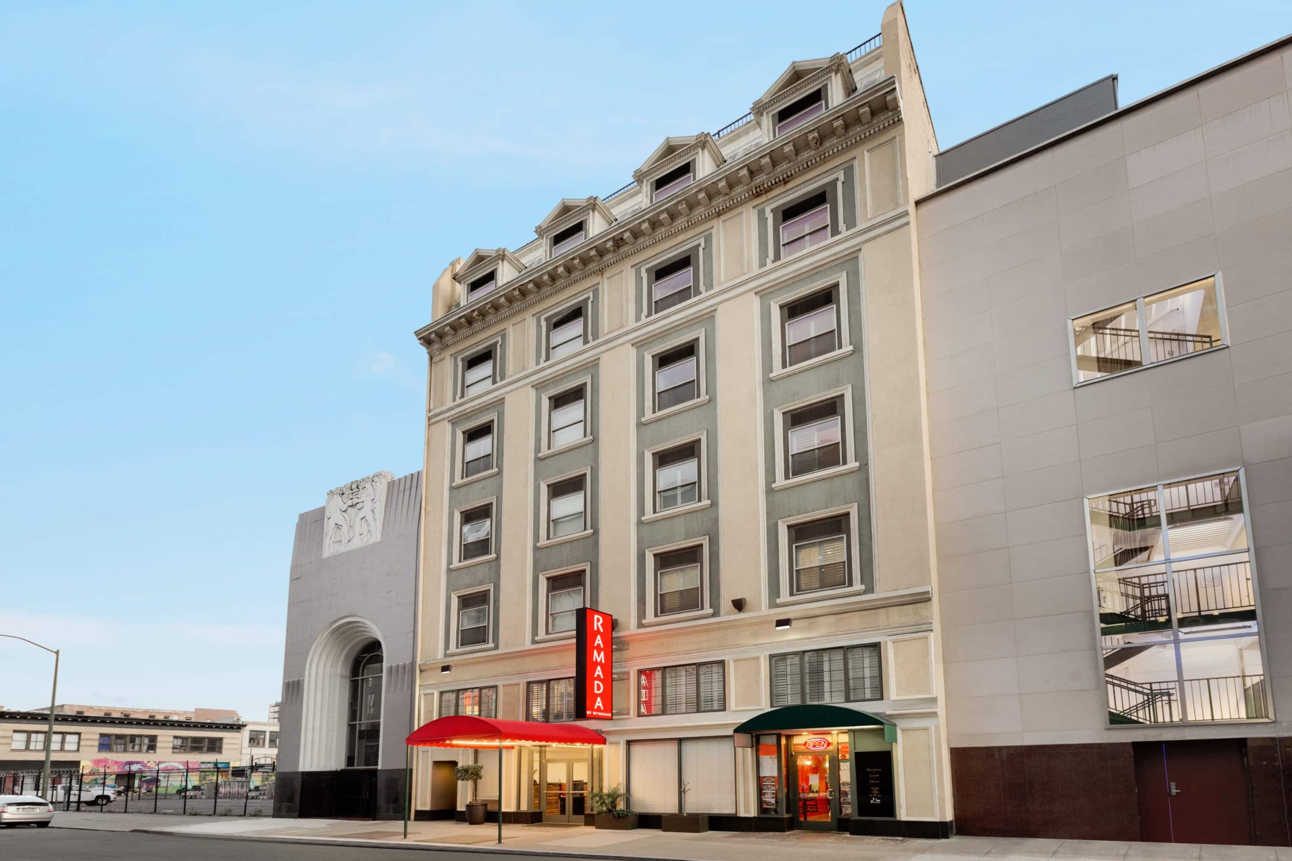 Ramada by Wyndham Oakland Downtown City Center – Hotel céntrico en Oakland, CA