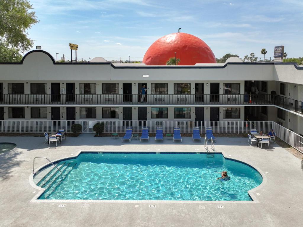 Stayable Kissimmee West – Alojamiento ideal cerca de Disney y atracciones de Florida