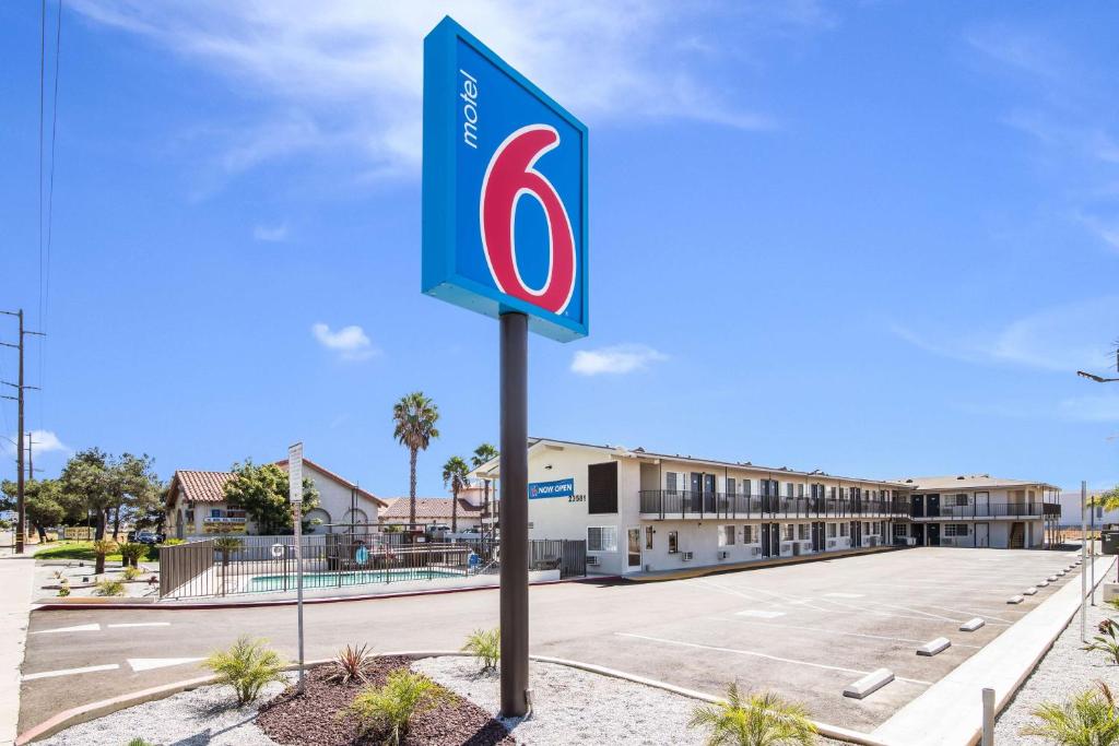 Motel 6 Moreno Valley – Cerca de Riverside y March Air Base | Alojamiento económico