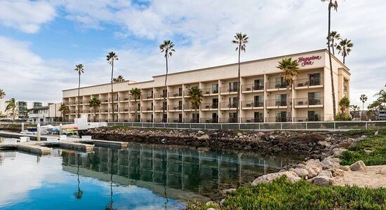 Hampton Inn Channel Islands Harbor – Hotel frente al mar con vistas panorámicas y lujo