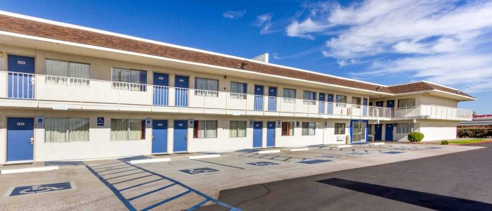 Motel 6 Phoenix – Northern Avenue: Habitaciones Económicas y Confort en el Corazón de la Ciudad