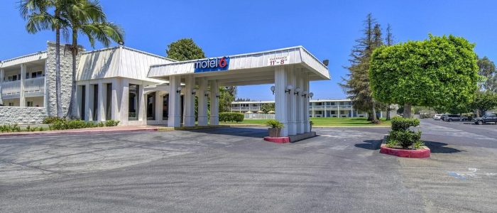 Motel 6 Claremont CA – Alojamiento económico y cómodo cerca de la Universidad