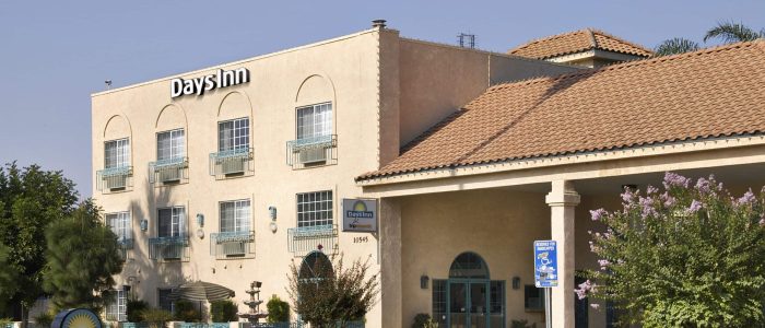 Hotel Days Inn by Wyndham Riverside cerca del Tyler Mall – Comfort y conveniencia