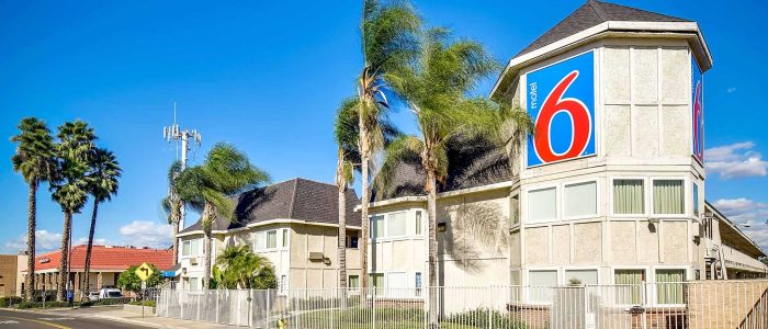 Motel 6 Riverside CA – South: Alojamiento económico cerca del centro y atracciones