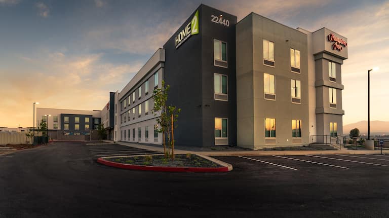 Home2 Suites Hilton Riverside cerca de March Air Reserve Base – Comfort y conveniencia