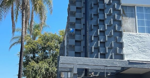 Sunshine Motel – Imagen del relajante refugio playero con vista al mar y habitaciones modernas