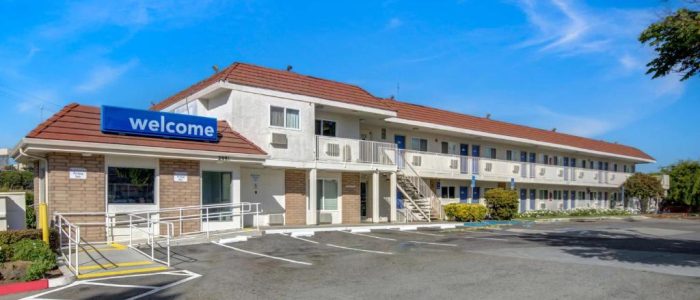 Motel 6 San José, CA – Cerca del Aeropuerto | Habitaciones Económicas y Confort