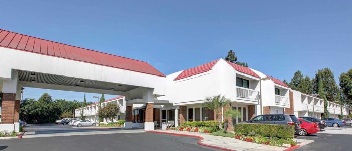 Motel 6 Santa Ana CA – Cerca de Irvine y Aeropuerto de Orange County | Hotel Económico