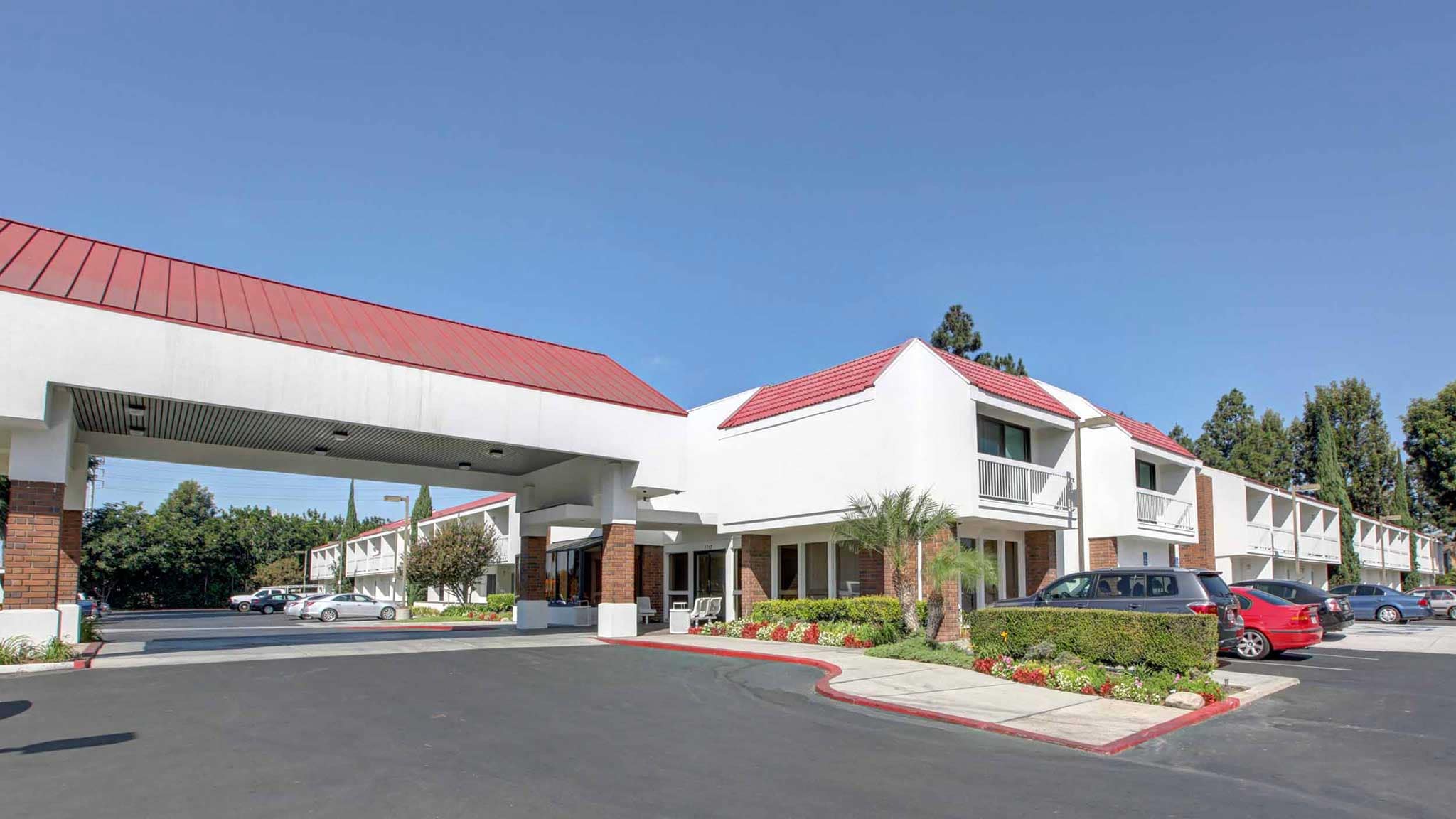 Motel 6 Santa Ana CA – Cerca de Irvine y Aeropuerto de Orange County | Hotel Económico