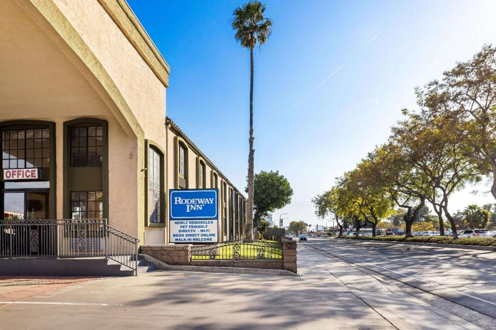 Rodeway Inn Santa Ana – Garden Grove: Hotel económico cerca del centro, reserva con descuento