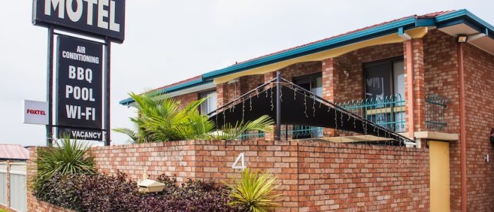 Crescent Motel: Elegante alojamiento nocturno con estilo retro y servicios de calidad