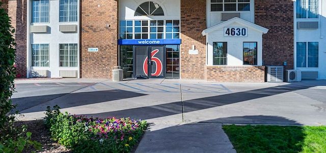 Motel 6 Tucson AZ Norte – Habitaciones cómodas y precios bajos