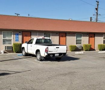 El Muir Motel: Icono histórico de la costa californiana – Alojamiento y vistas al Pacífico