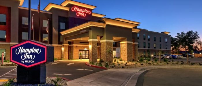 Hampton Inn Fresno Airport – Hotel cerca del Aeropuerto, comodidad y wifi gratuito