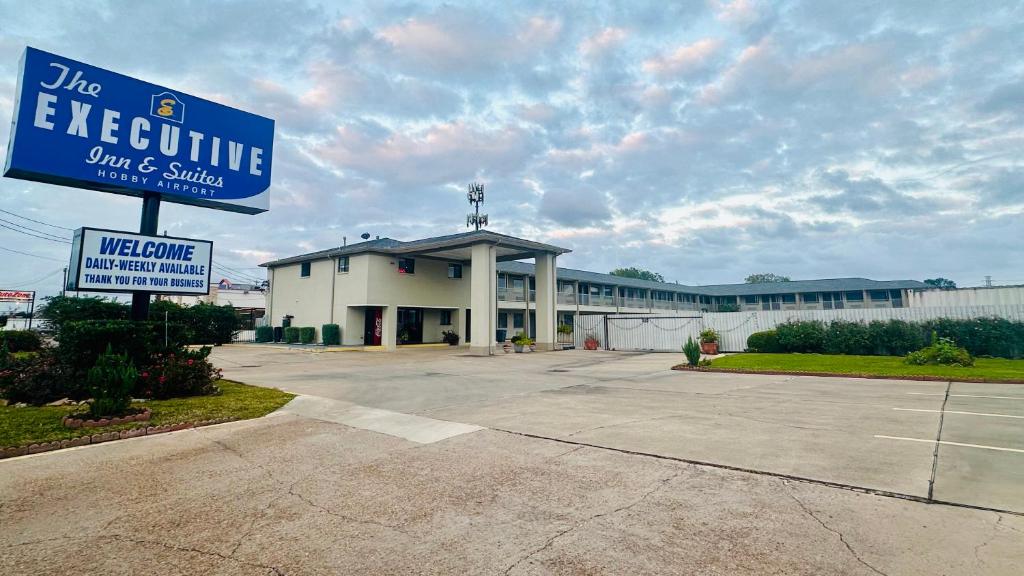 Executive Inn & Suites Hobby – Hotel de lujo con habitaciones elegantes y servicios premium