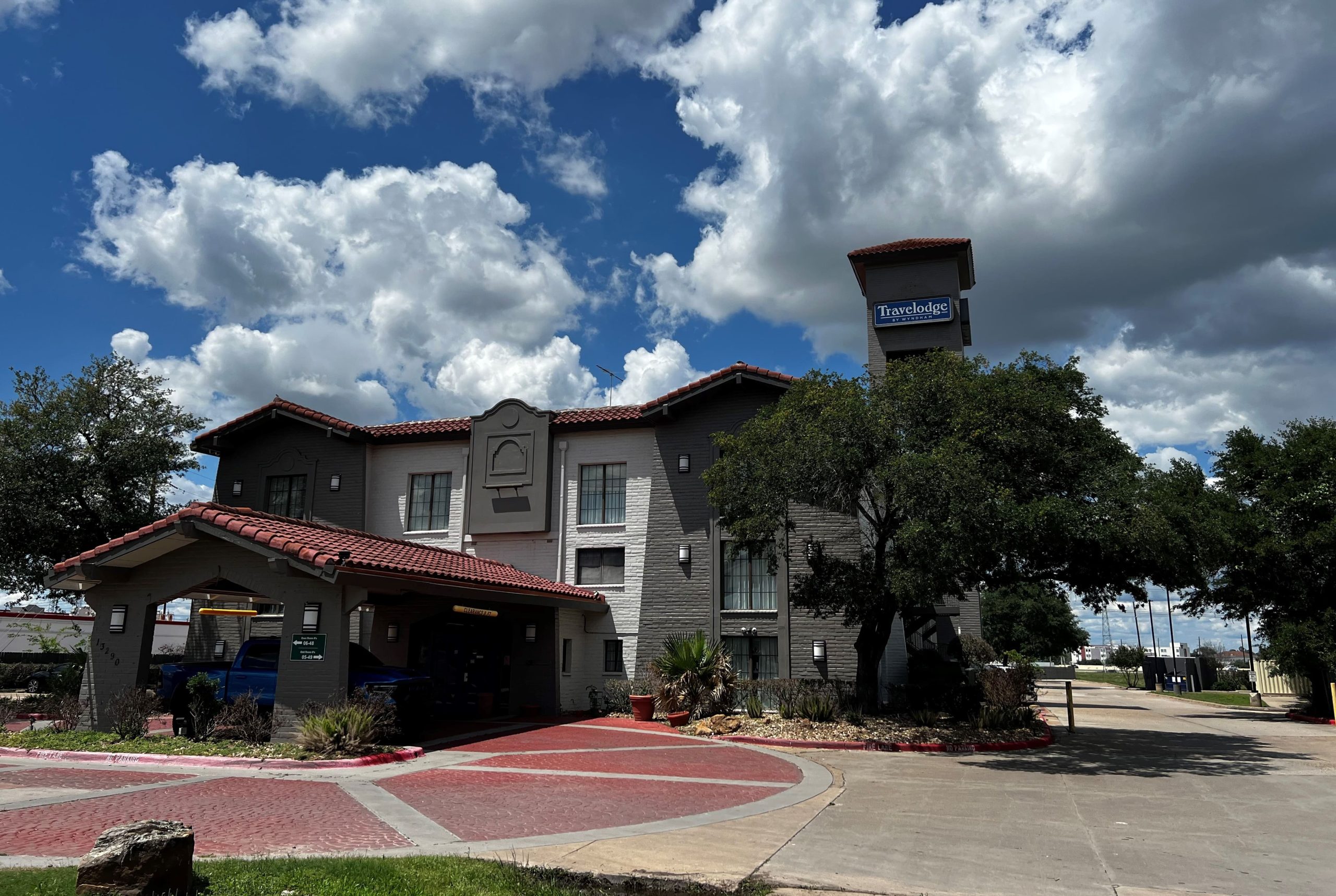 Travelodge by Wyndham Houston Cy‑Fair – Hotel económico cerca del centro, Wi‑Fi gratis y desayuno incluido