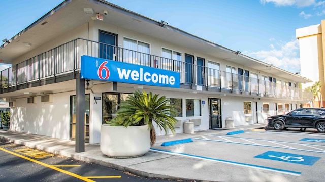 Motel 6 Kissimmee FL – Cerca de Orlando | Habitaciones baratas y cómodas