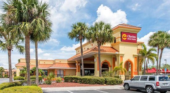 Clarion Inn & Suites Kissimmee‑Lake Buena Vista South – Hotel cómodo y moderno cerca de atracciones