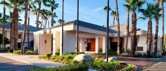 Four Points by Sheraton Bakersfield – Hotel moderno en Bakersfield, California, ideal para viajes y eventos