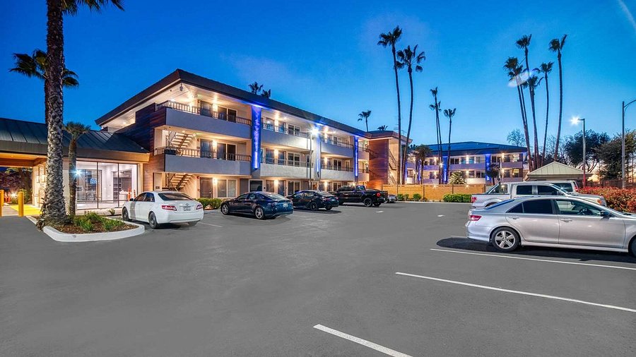 Studio 6 Suites en Stockton, CA – Vistas al Agua y Lujo en la Ribera