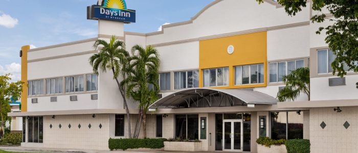 Days Inn by Wyndham Miami Airport North – Hotel cercano al aeropuerto, cómodo y asequible